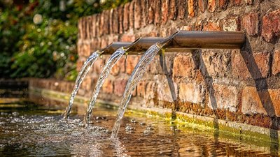 Trinkwasserbrunnen vorübergehend aufgrund der langanhaltenden Trockenheit außer Betrieb